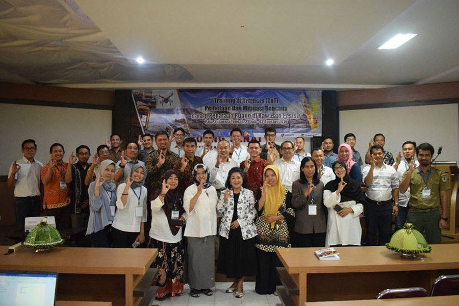 BIOTROP Organizes Training Course on Disaster Mitigation in Coastal Areas for Central Sulawesis School Teachers
